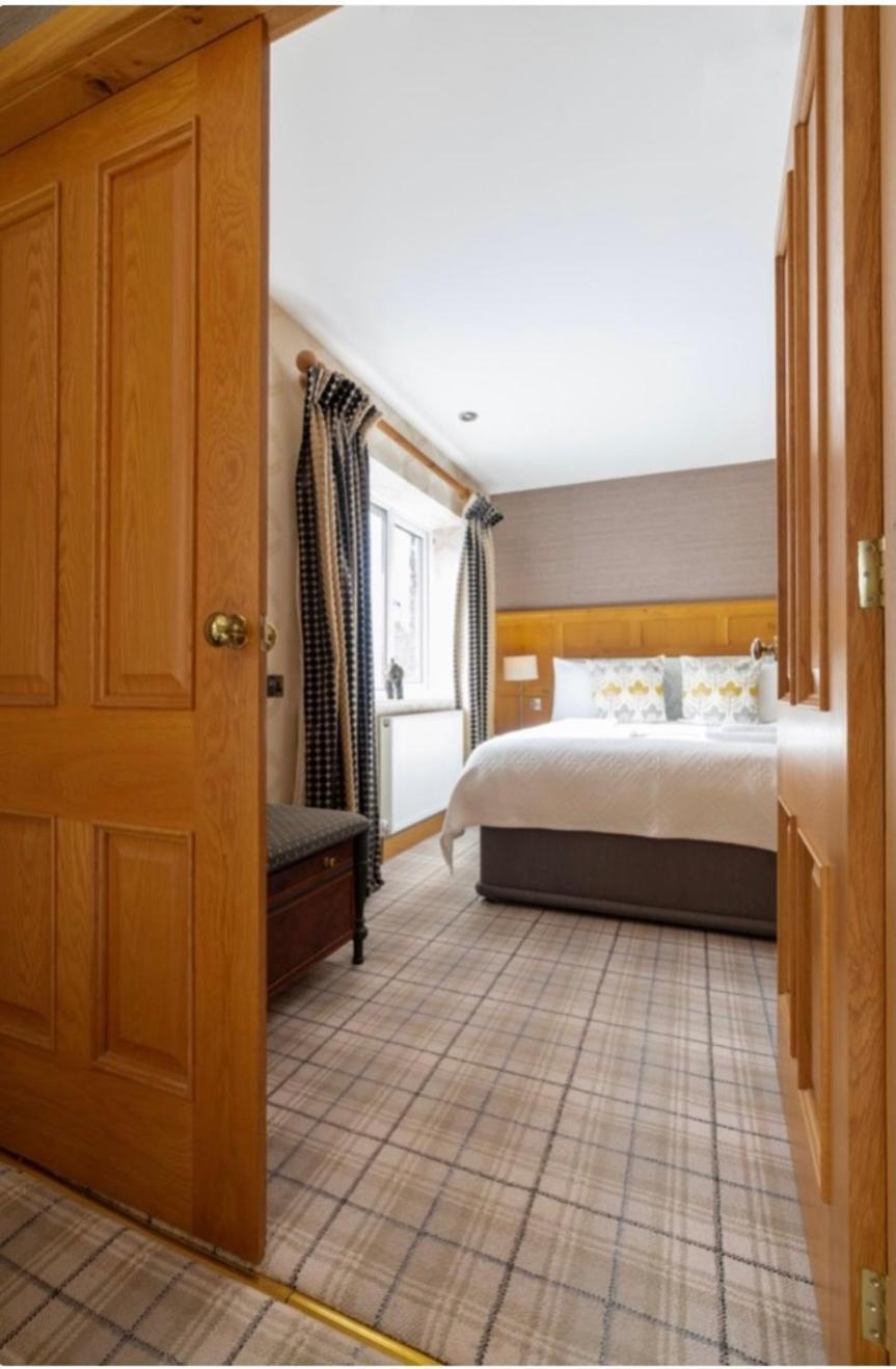 הוקסהד Yewfield Self Catering Apartments מראה חיצוני תמונה